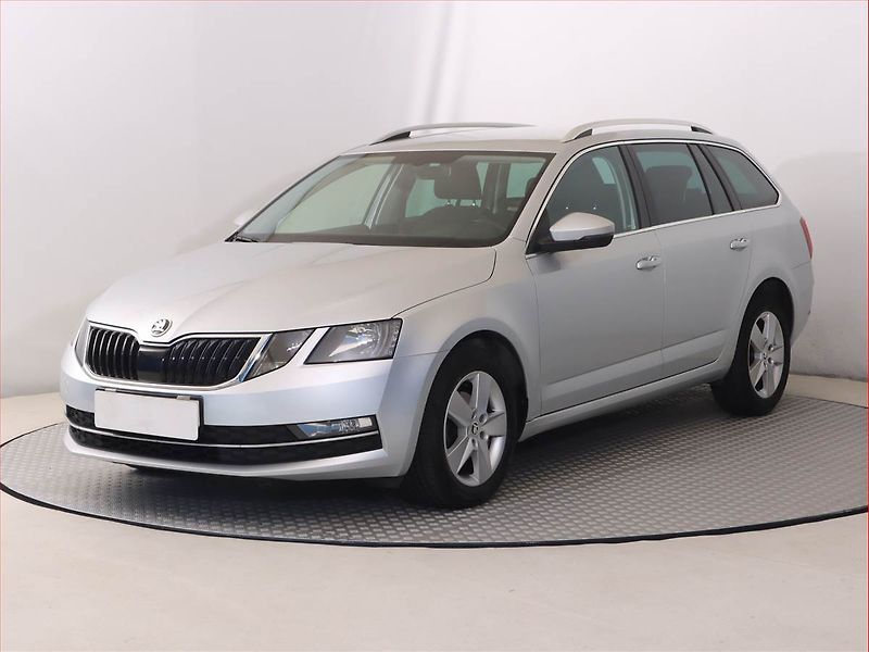 Škoda Octavia (2019) 1.6 TDI, Automat, Serv.kniha - fotka 2 z 20