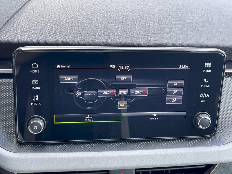 Škoda Scala (2025) 1.0 TSI 85kW Top Selection - fotka 19 z 35