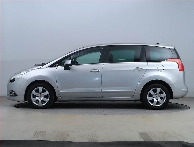 Peugeot 5008 (2010) 1.6 HDi, nová STK - fotka 3 z 15