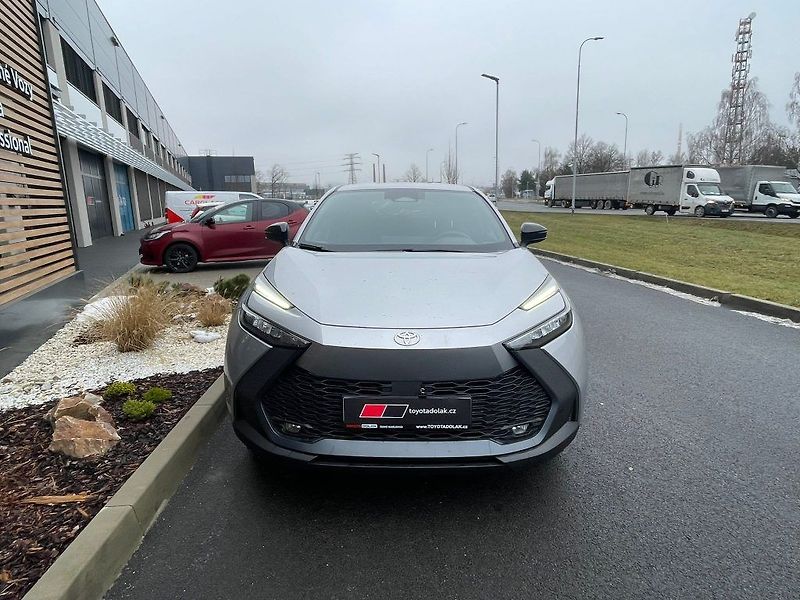Toyota C-HR 2.0 Plug-In Hybrid Style - fotka 8 z 28