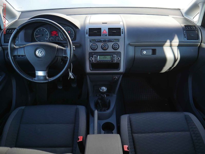 Volkswagen Touran (2009) 1.4TSi, AC, xenon - fotka 8 z 14