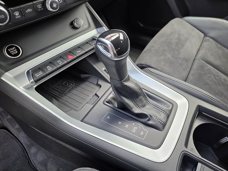Audi Q3 (2021) SPORTBACK 2.0TFSI 140kW BUFÍK - fotka 16 z 21