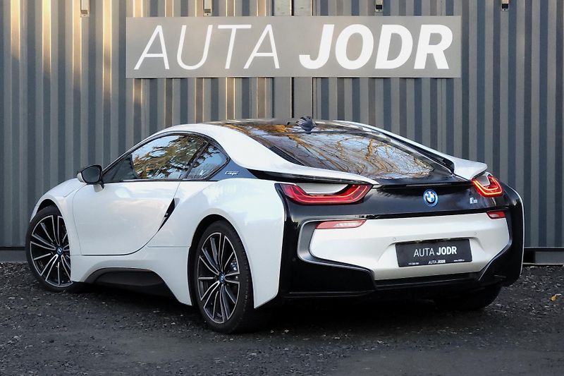 BMW i8 Coupe, Facelift, Lasery - fotka 5 z 31