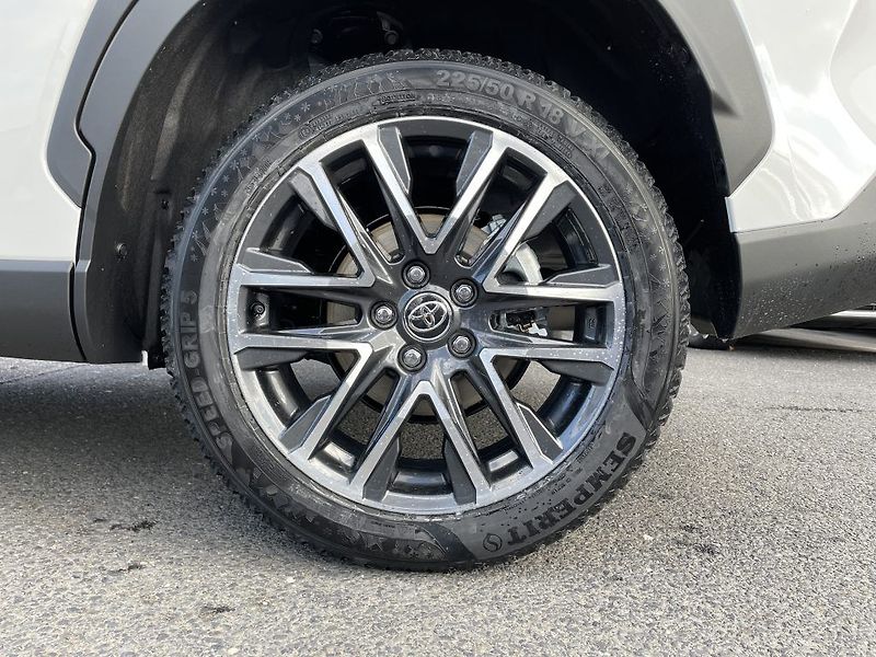 Toyota Corolla Cross 1.8 Hybrid Style ODBĚR 2/2027 - fotka 12 z 28