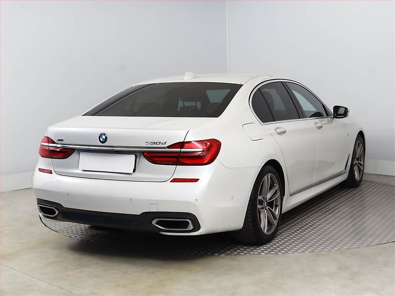 BMW Řada 7 (2019) M Paket 730d - fotka 5 z 22