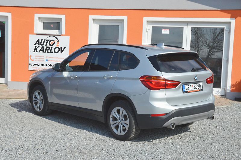 BMW X1 (2018) xDrive 20d 140kW AT /LED /NAVI - fotka 4 z 32