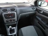 Ford Focus (2010) 1.6 16V, po STK, za super cenu - náhled 8
