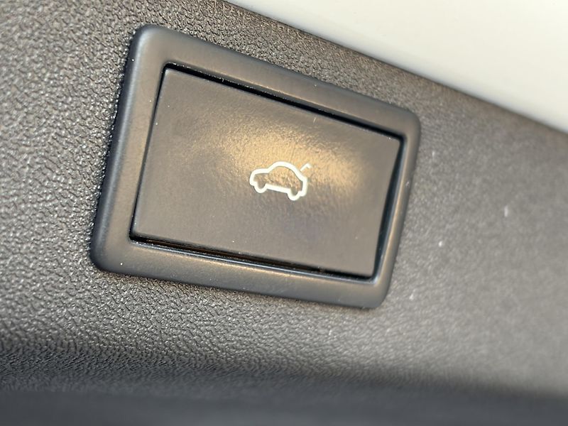 Škoda Enyaq (2023) 80, SOH 95%, tazne, TČ, - fotka 15 z 19