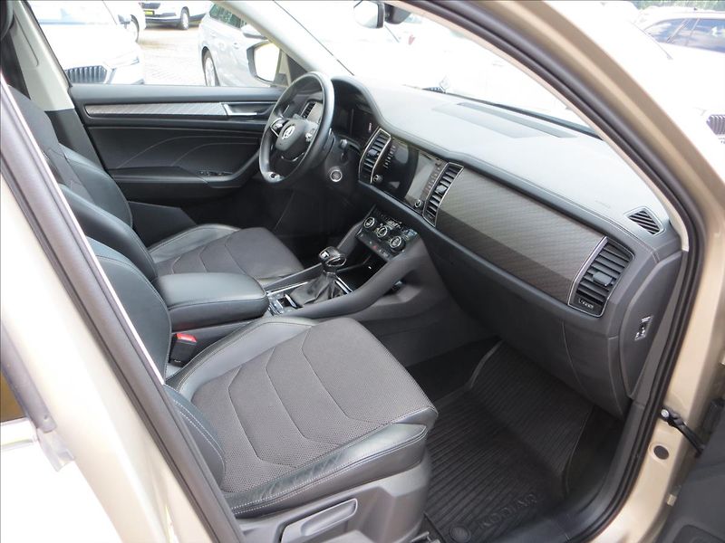 Škoda Kodiaq 2,0 TSI Style DSG 4x4 Tažné - fotka 11 z 30