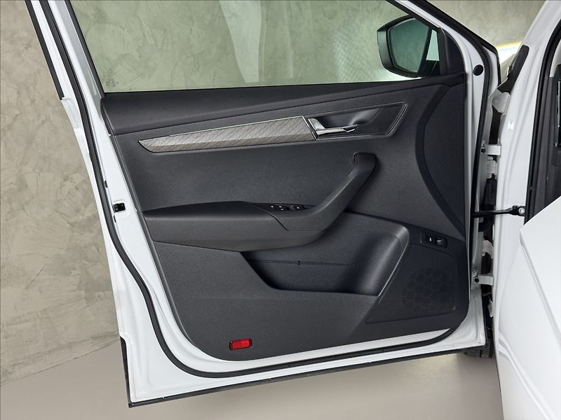 Škoda Karoq 2,0 TDi  DSG 4x4 Style Virtual - fotka 20 z 44