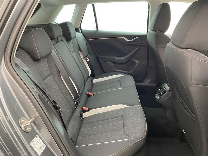 Škoda Kamiq 1,5 TSI 110kW DSG Top Selectio - fotka 7 z 29