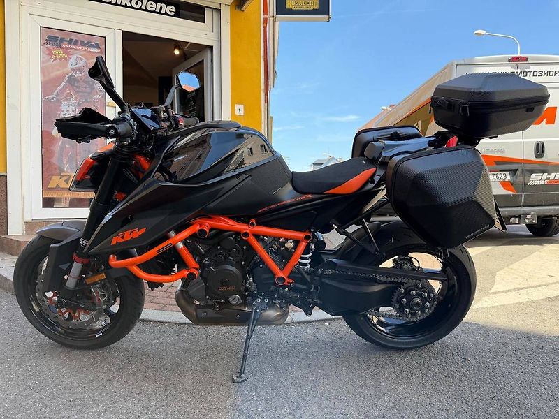 KTM 1290 Super Duke R (2021) 2021 - fotka 4 z 7