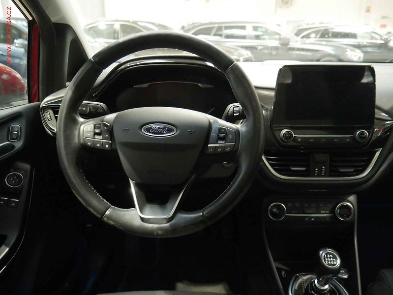 Ford Fiesta (2017) 1.0 EB, Titanium, kamera - fotka 11 z 18