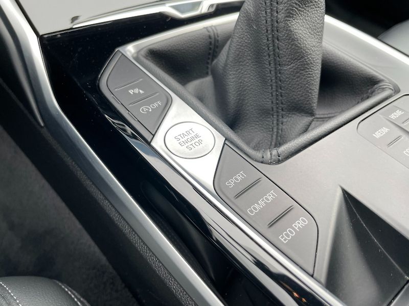 BMW Řada 3 (2020) Com. 318d 110kW Sport! - fotka 40 z 45