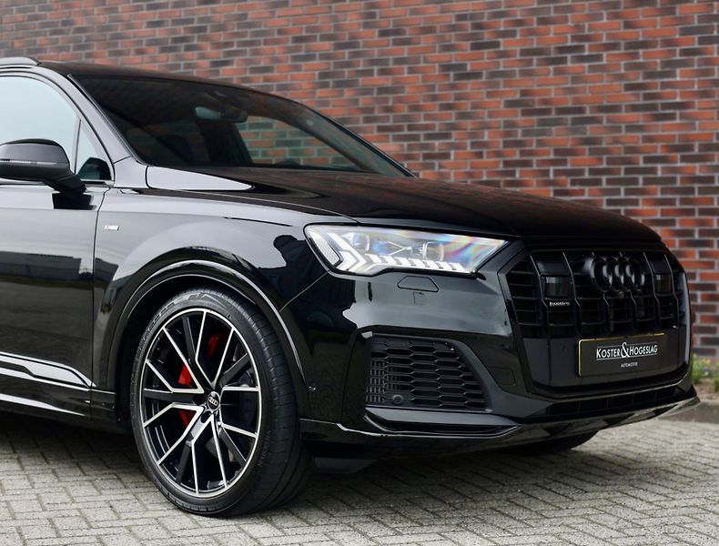 Audi Q7 (2022) 60 TFSIe Quattro Competition - fotka 15 z 42