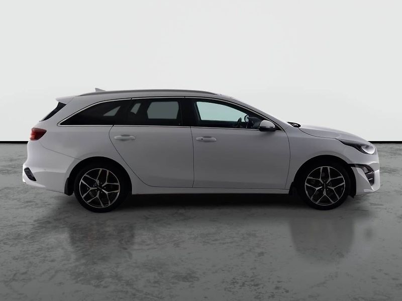 Kia Ceed (2023) Premium 1.6 GDI plug-in - fotka 6 z 17