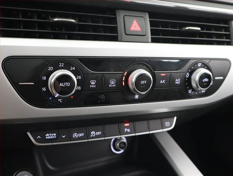 Audi A4 (2017) 2.0 TDI, Serv.kniha, Navi - fotka 23 z 25