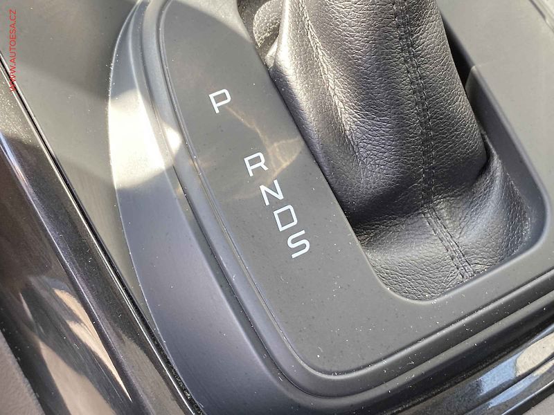 Ford Kuga (2019) 1.5 EB, Titanium, AT, navi - fotka 14 z 19