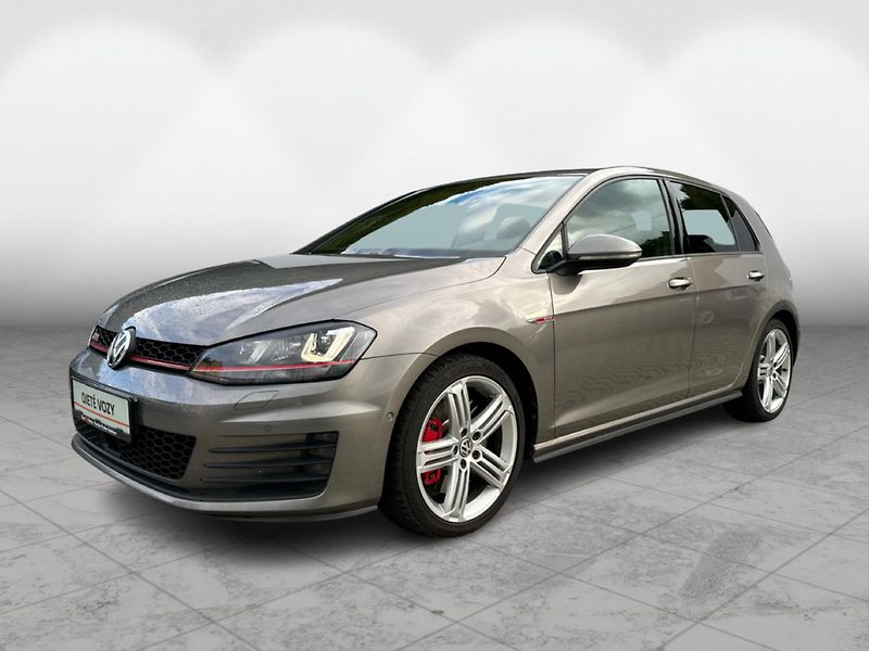 Volkswagen Golf Perfomace 2.0TSI 169 KW - fotka 1 z 25