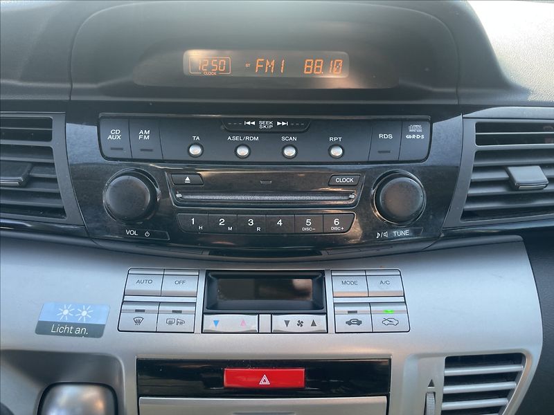 Honda FR-V 2,0 i-VTEC 110kw odp. DPH, po - fotka 18 z 27