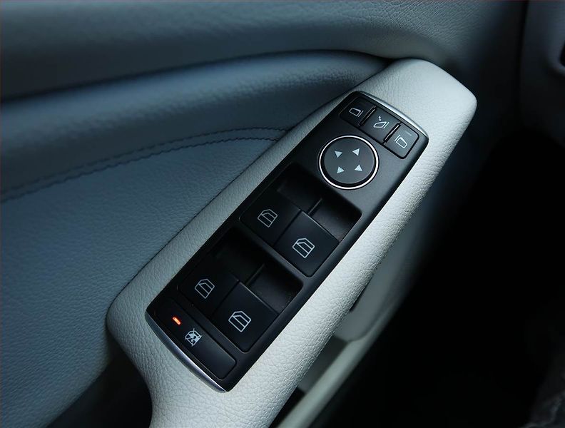 Mercedes-Benz CLA (2015) 180, Automat, Serv.kniha, Kůže - fotka 18 z 22