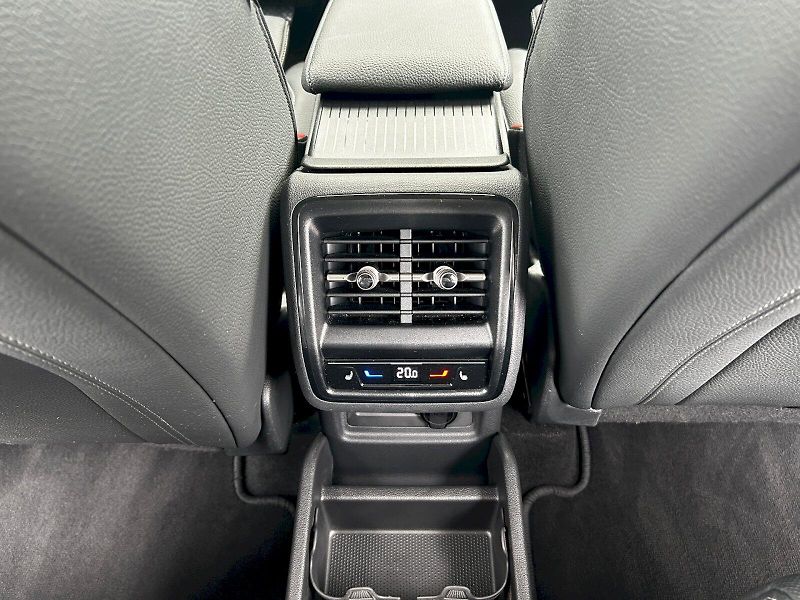 Škoda Kodiaq (2025) 2.0 TDI 142kW 4x4 DSG Exclusiv - fotka 28 z 35
