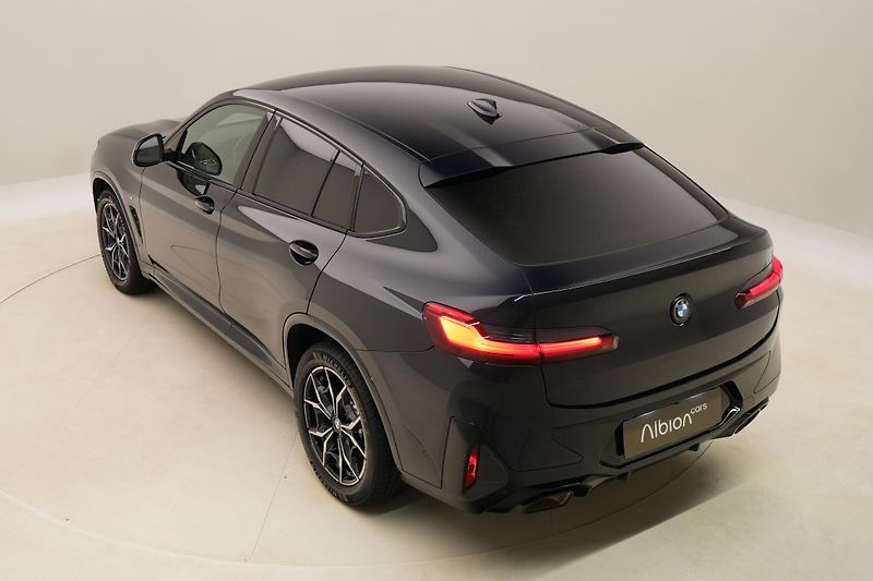BMW X4 xDRIVE 20 M-PAKET CZ REZERVACE - fotka 17 z 73