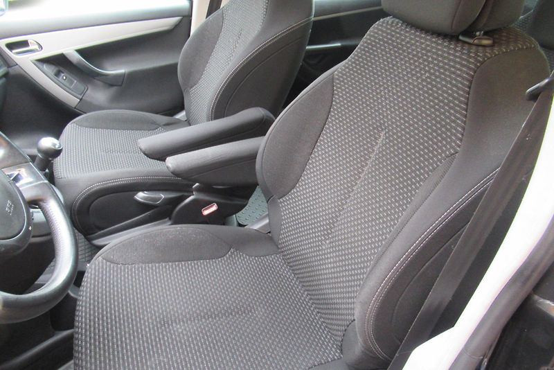 Citroën C4 Picasso 1.6 HDi Aut. Klima - fotka 17 z 22