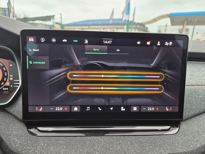 Škoda Octavia Combi 2,0 TDI Top Selection, w - fotka 25 z 29