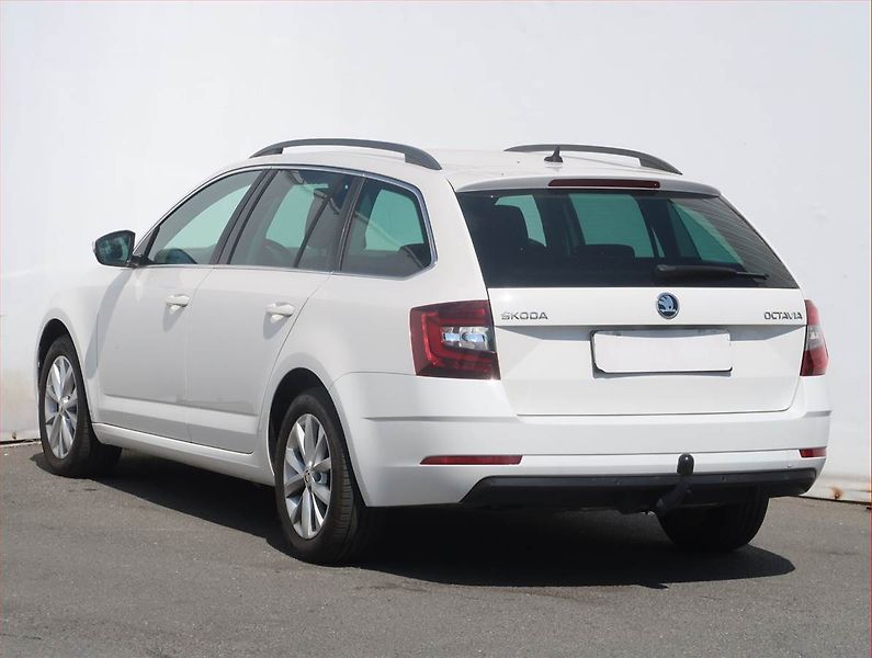 Škoda Octavia (2018) Style 1.6 TDI, Automat, Navi - fotka 4 z 14
