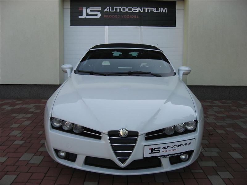 Alfa Romeo Spider 2,2 JTS 185PS  Exclusive - fotka 3 z 46