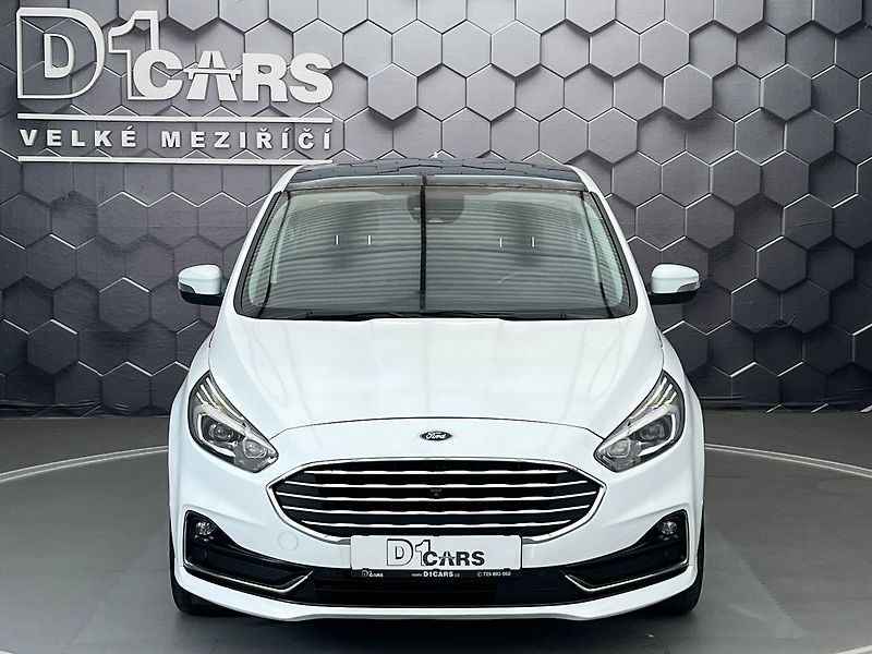 Ford S-MAX 2.0 EB Titanium LED manuál - fotka 6 z 65
