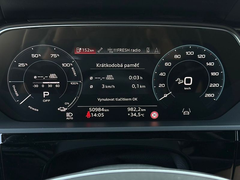 Audi e-tron 55 300kW NightV B&O HUD Tažné - fotka 5 z 18