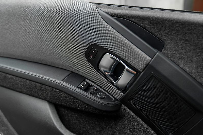 BMW i3 - fotka 19 z 28