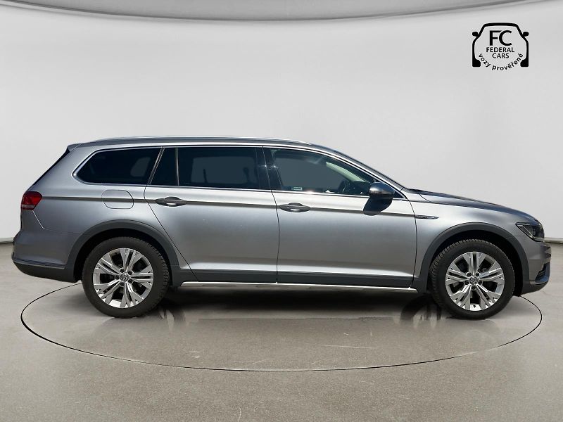 Volkswagen Passat 140kW 4Motion DSG Alltrack - fotka 6 z 31