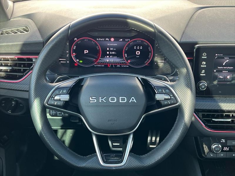 Škoda Kamiq 1,0 TSi 85kW 7DSG MONTE CARLO - fotka 15 z 32