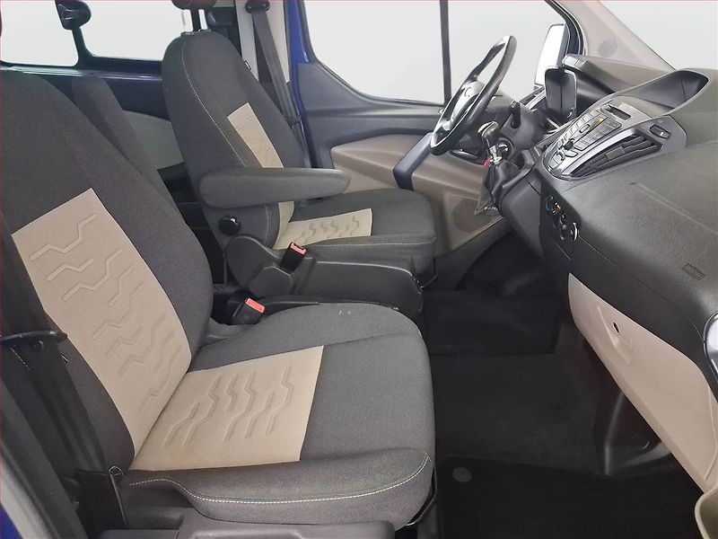Ford Tourneo Custom (2016) Titanium 2.0 EcoBlue, ČR - fotka 9 z 18