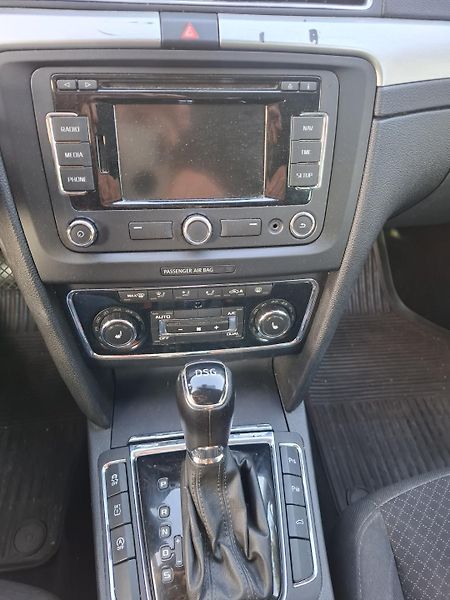 Škoda Superb (2015) 2.0TDI,DSG,xenon,NAVI - fotka 16 z 17