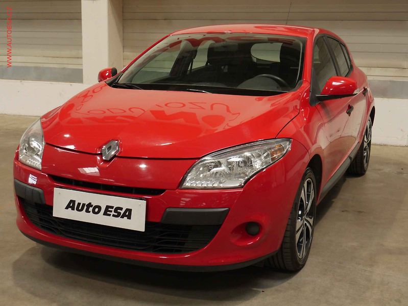 Renault Mégane (2009) 1.6i, 2.maj,ČR, AC, tažné - fotka 3 z 18