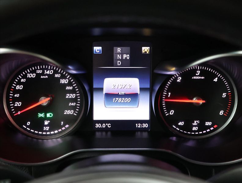 Mercedes-Benz GLC 2,1 220d 125kW 4Matic Aut. LED - fotka 21 z 41