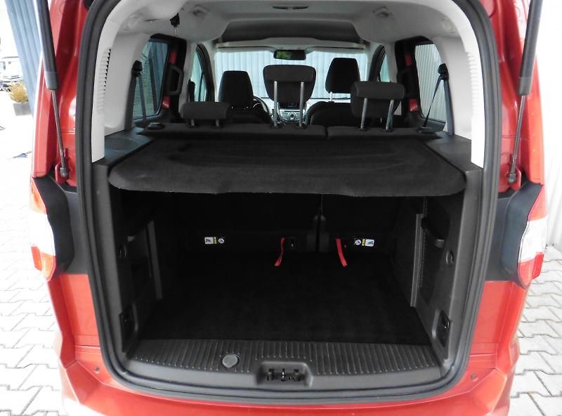 Ford Tourneo Courier 1,0 EcoBoost 74 kW - fotka 8 z 12
