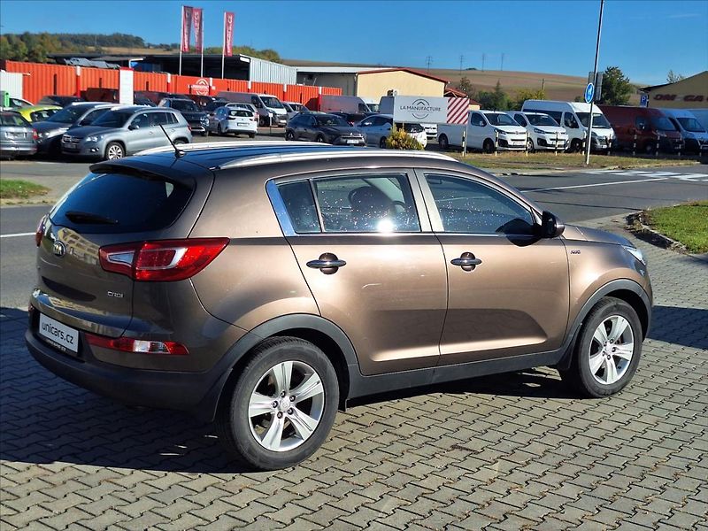 Kia Sportage 2,0 CRDI  Comfort Plus 4X4 CZ - fotka 4 z 15