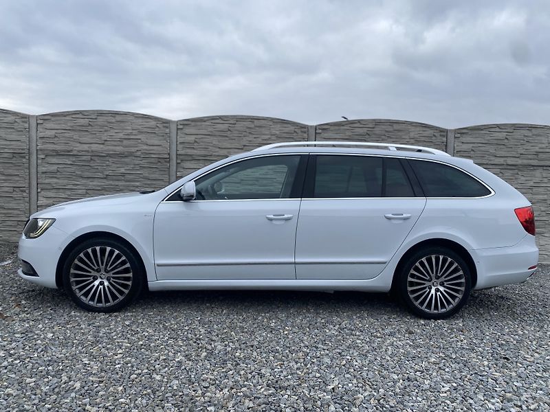 Škoda Superb 2.0TDi 4x4 170PS DSG L+K COMBI - fotka 1 z 158