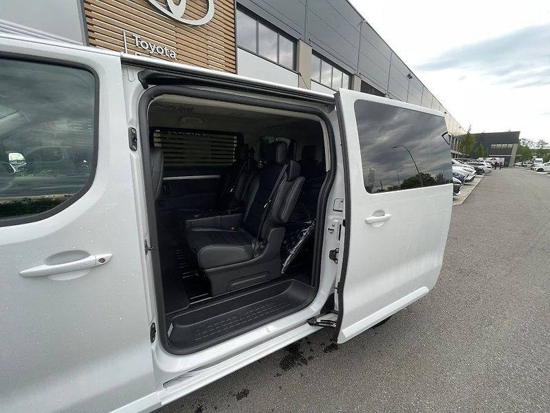 Toyota ProAce Verso 2.2D 180HP A/T L1 VIP 7S - fotka 22 z 30