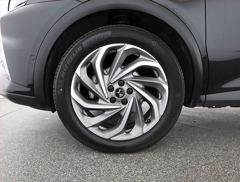 DS Automobiles DS7 Crossback (2023) 1.5 BlueHDI - fotka 18 z 18