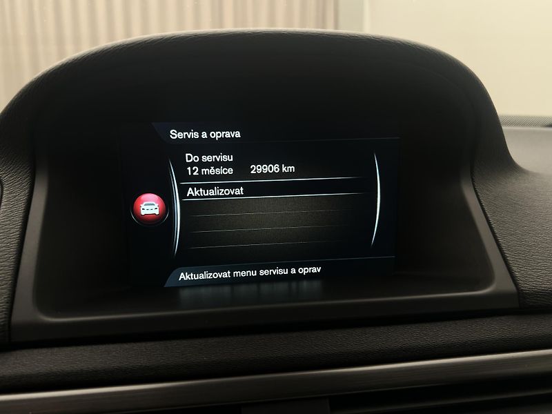 Volvo XC70 D4 AWD MOMENTUM AUT - fotka 40 z 44