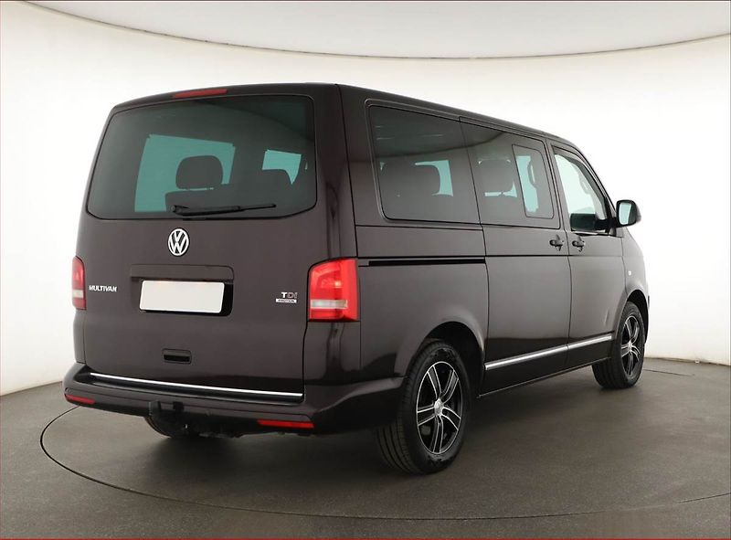 Volkswagen Multivan (2014) Highline 2.0 TDI 4Motion, ČR - fotka 5 z 17