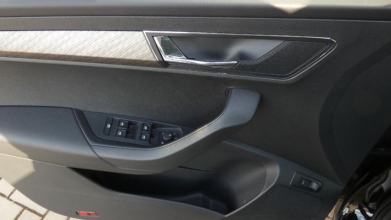 Škoda Karoq 1,5 TSI DSG Style - fotka 9 z 24