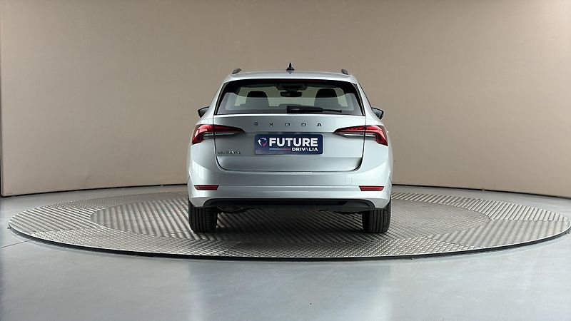 Škoda Octavia 2.0 TDI Ambition Combi - fotka 5 z 23