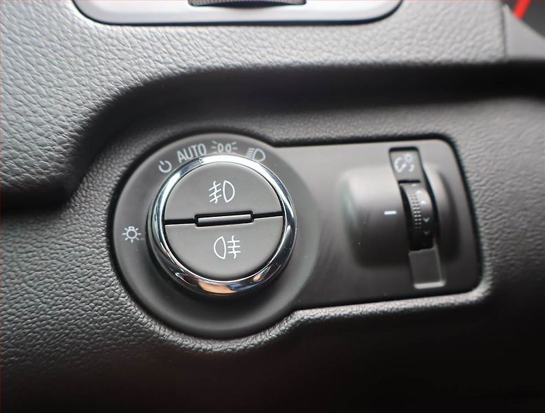 Opel Insignia (2016) 2.0 CDTI, 4X4, Automat - fotka 19 z 20